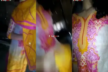 Gadis Cantik Pasrah Goyang Kasur Rumah Gubuk poster