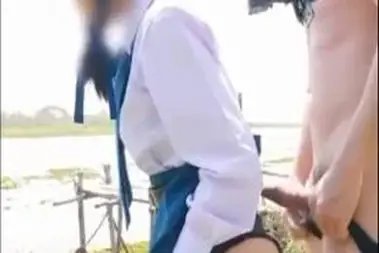 Gadis Cantik Pasrah Goyang Kasur Sungai poster